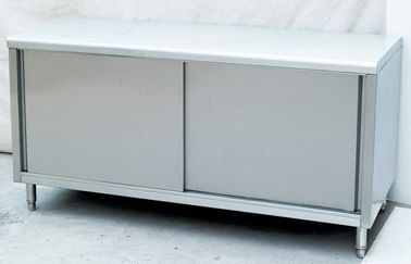 Beiliegende Restaurant-Edelstahl-Arbeits-Tabelle mit geschobener Tür, 1600x600x800mm